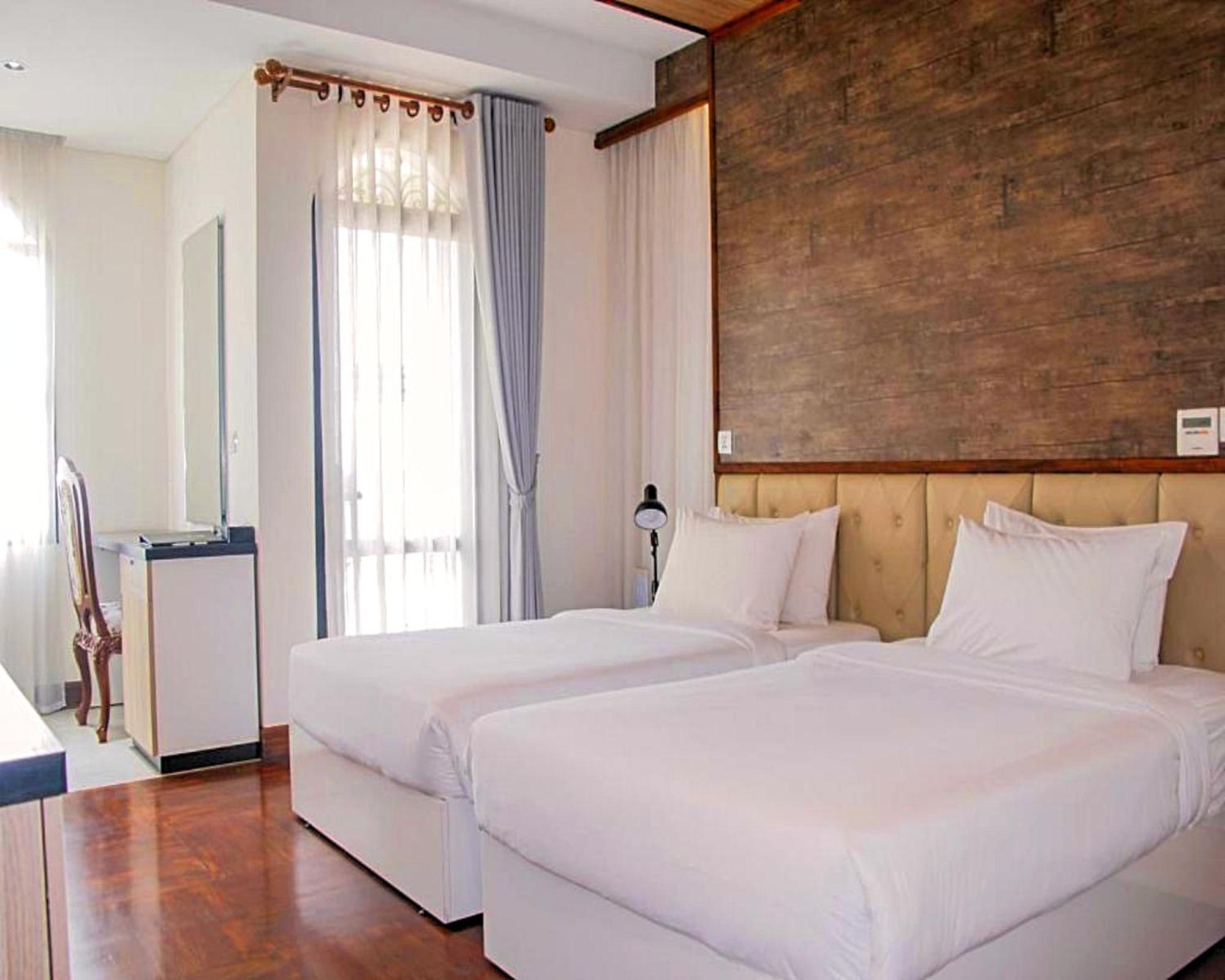 Hotel Lcs & 4*
