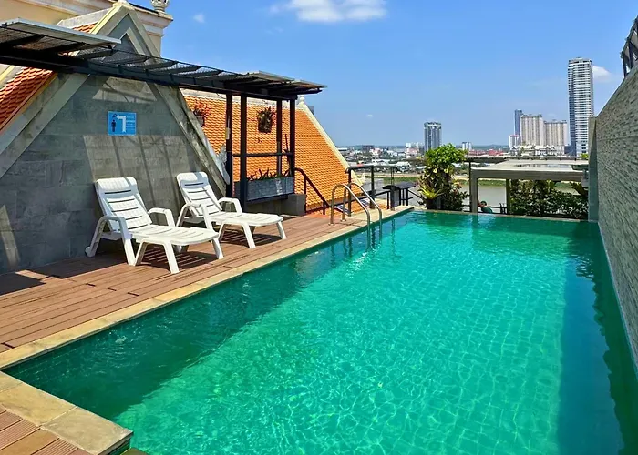 Lcs Hotel & Apartment