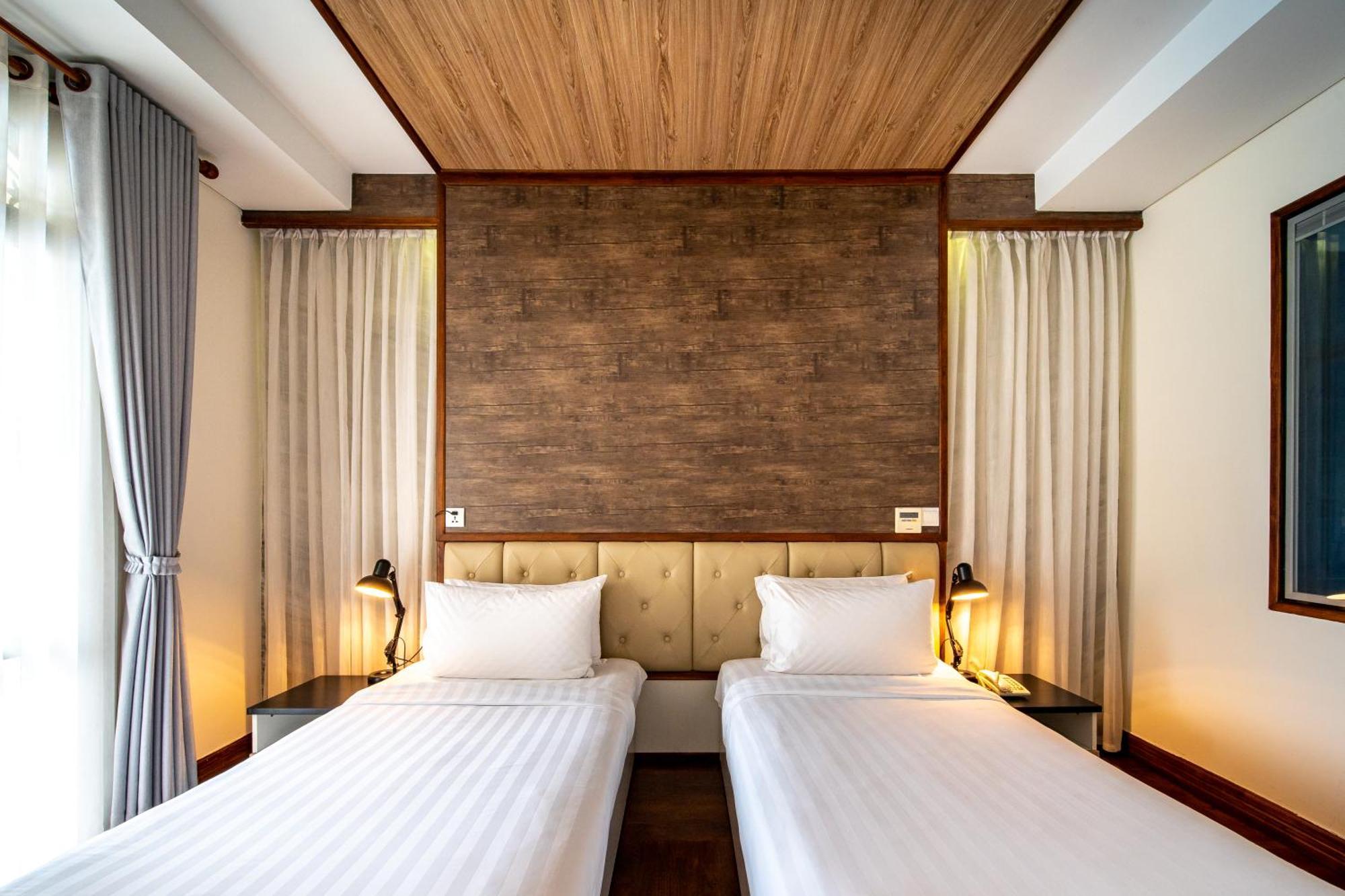 Hotel Lcs & Phnom Penh
