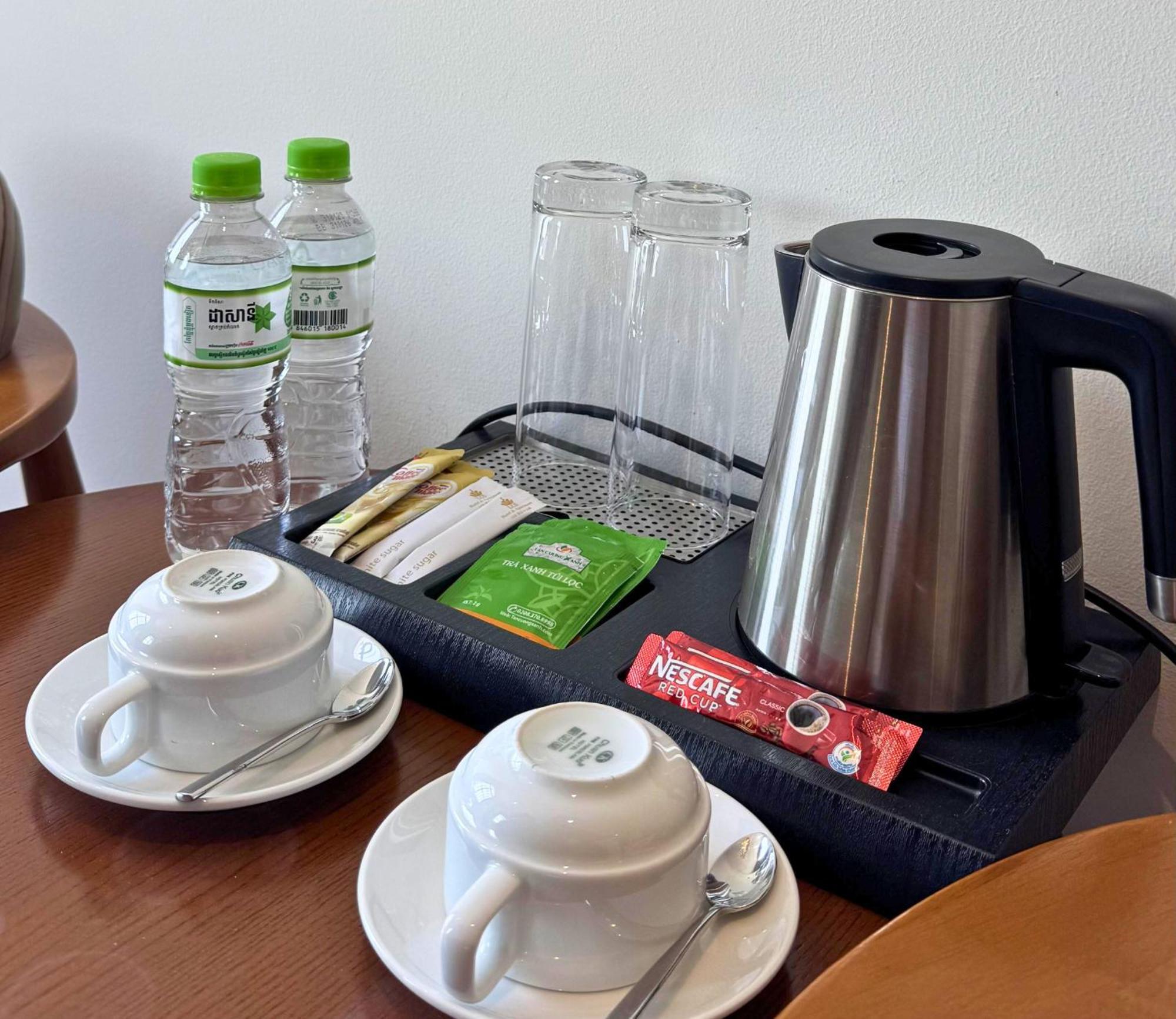 Hotel Lcs & Phnom Penh