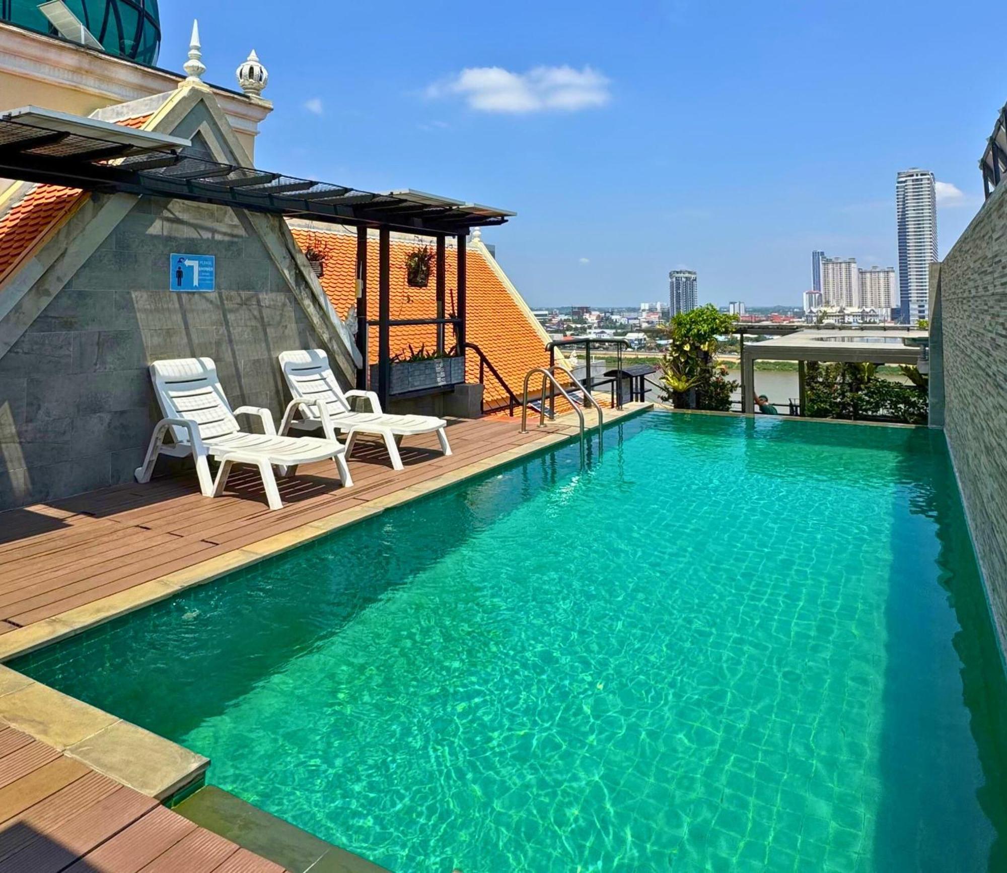 Hotel Lcs & 4*